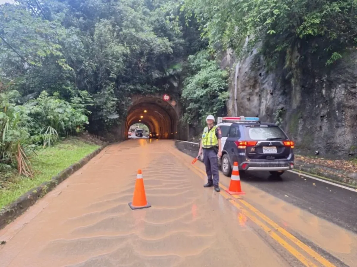 嘉大雨台3線傳邊坡坍方  沄水至中崙隧道口封路